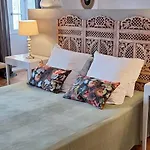 Domaine De Capoulade Bed & Breakfast