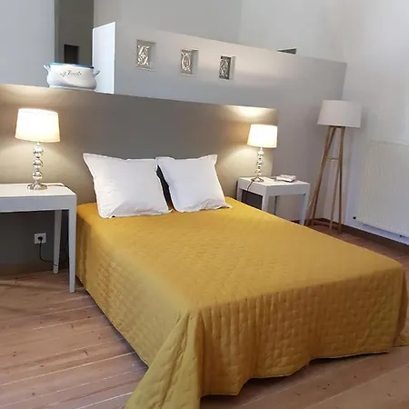 Domaine De Capoulade Bed & Breakfast